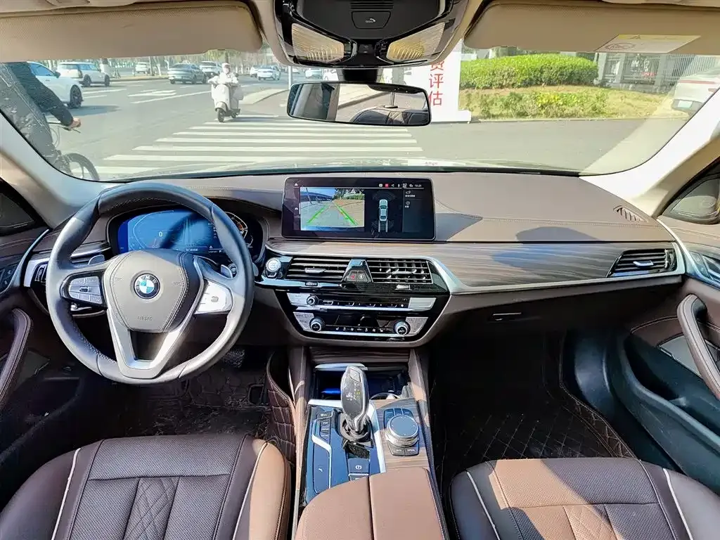 BMW 5 Series — фото 2