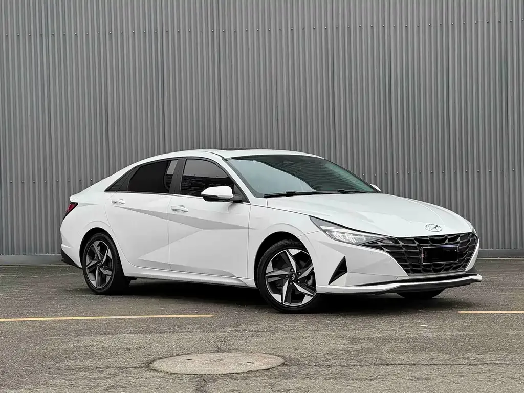Hyundai Elantra — фото 8