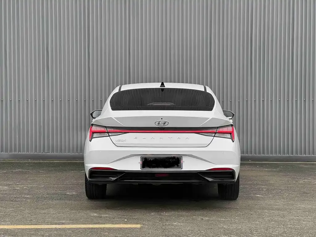 Hyundai Elantra — фото 4