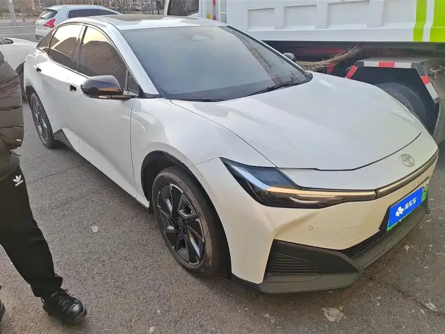 Toyota bZ3 2025 из CN, фото 1