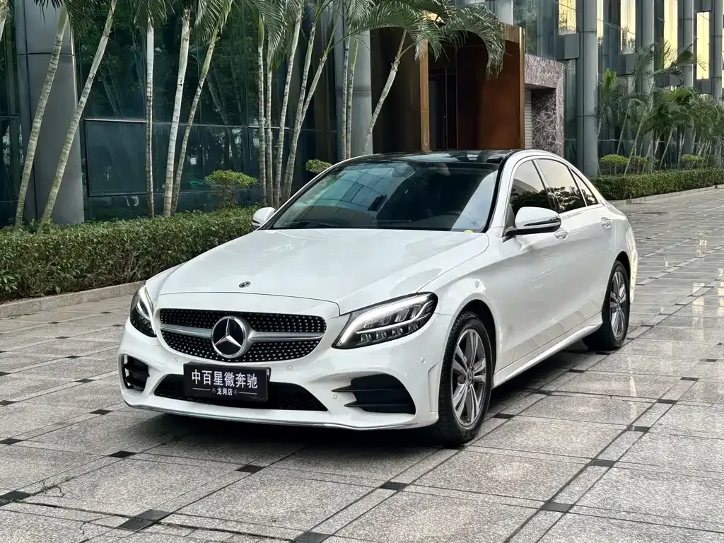 Mercedes-Benz C-Class — фото 1