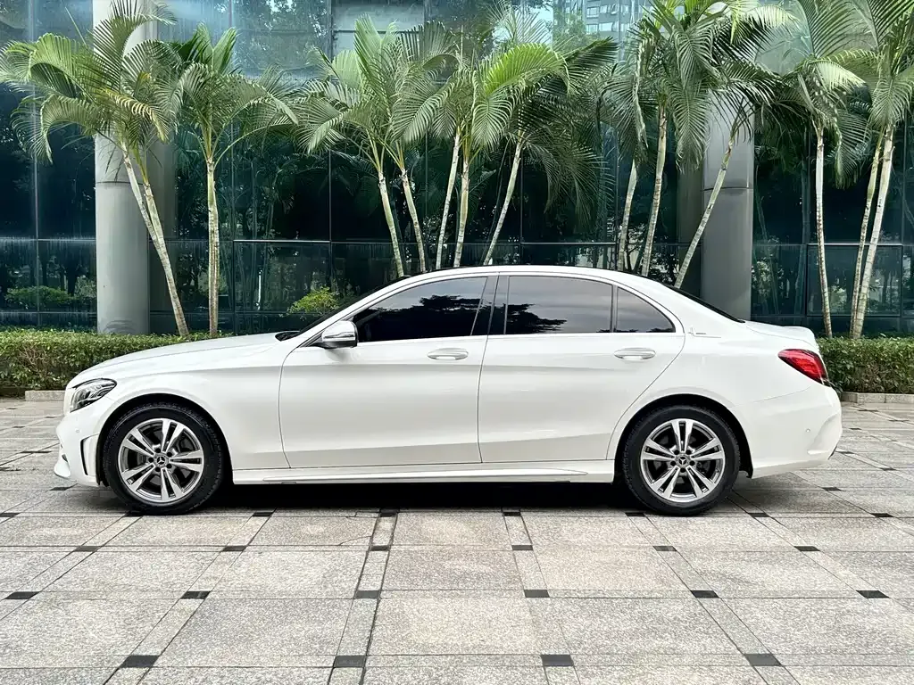 Mercedes-Benz C-Class — фото 10