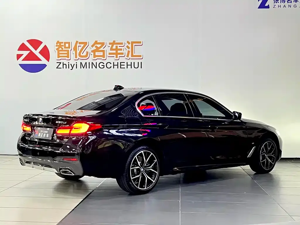 BMW 5 Series — фото 10