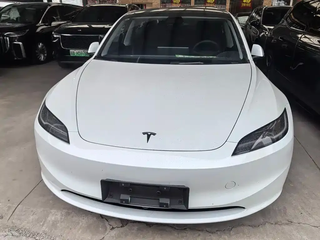 Tesla Model 3 — фото 3