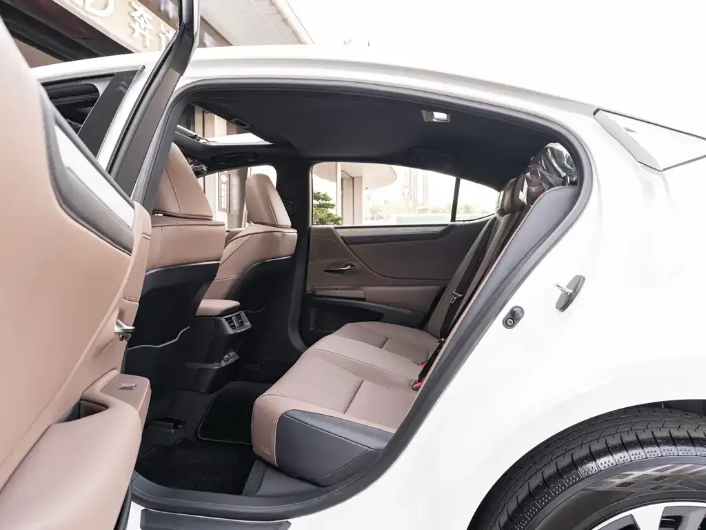 Lexus ES 2025 из CN, фото 10