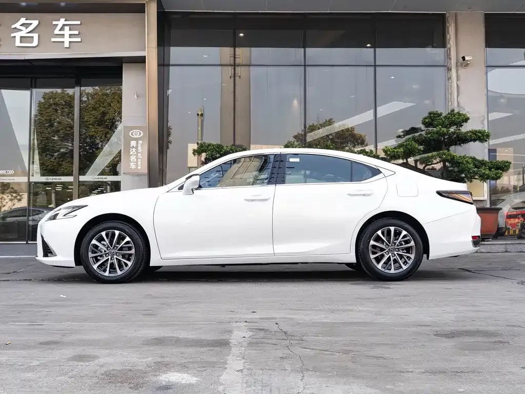 Lexus ES 2025 из CN, фото 9