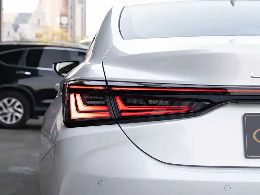 Lexus ES 2025 из CN, фото 7