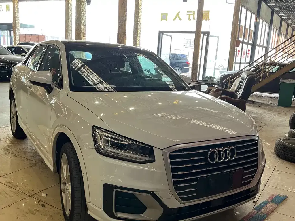 Audi Q2L