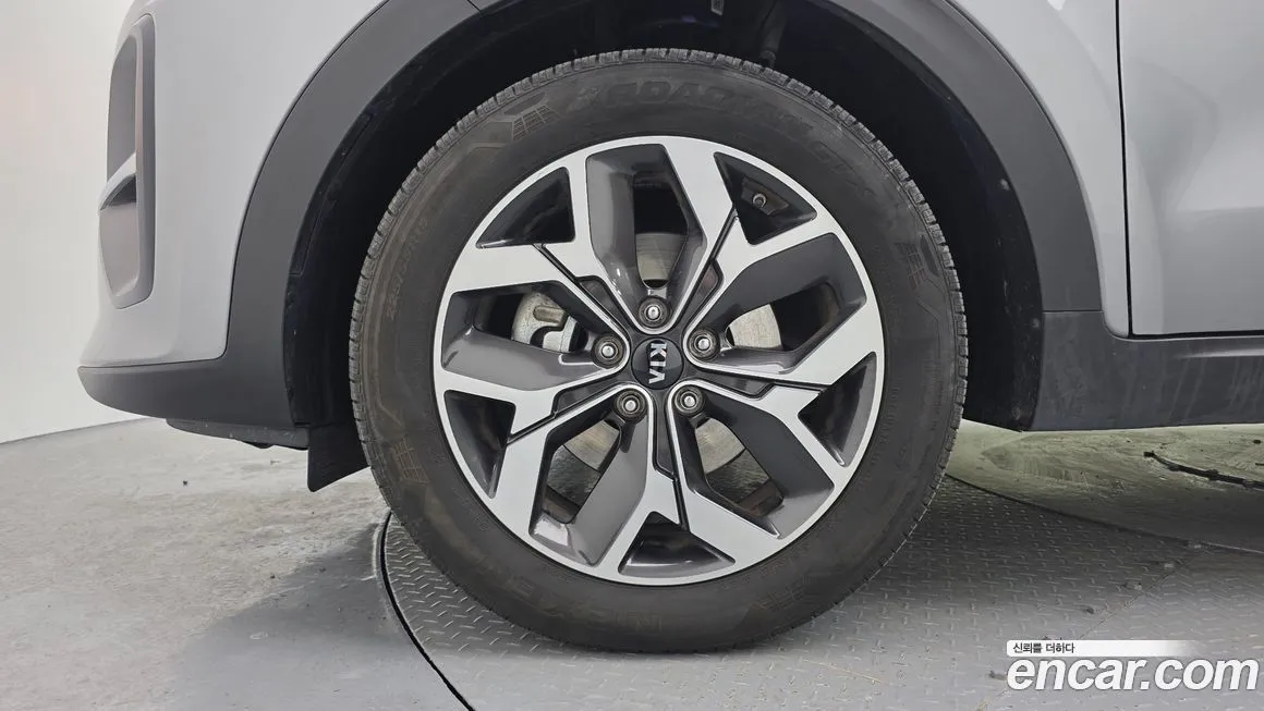 Kia Sportage — фото 10