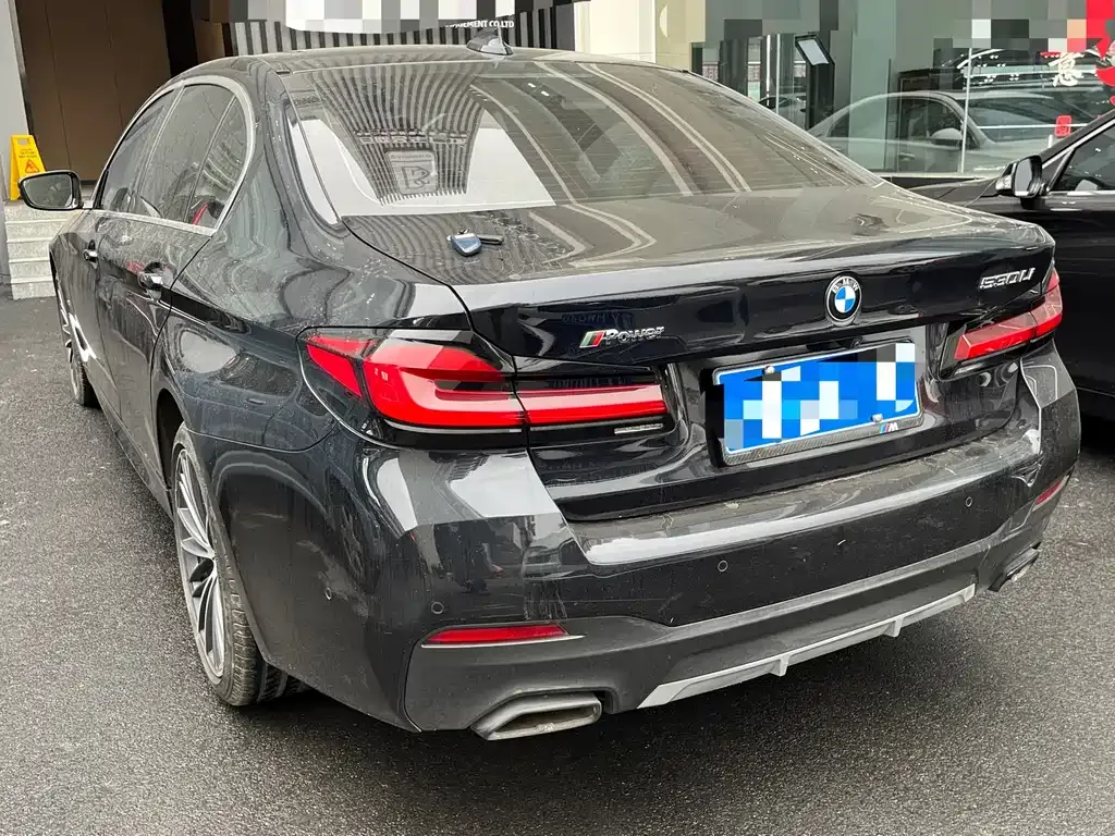 BMW 5 Series — фото 10