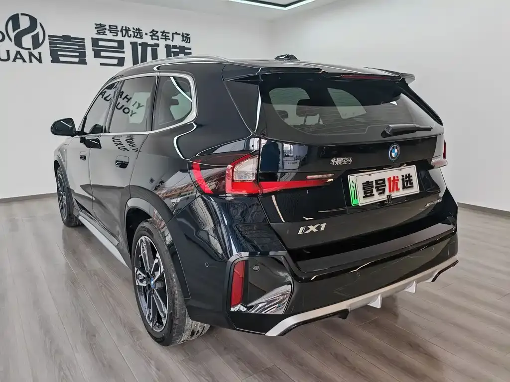 BMW iX1 2025 из CN, фото 2