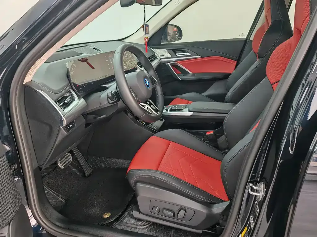 BMW iX1 2025 из CN, фото 9