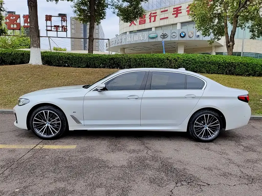 BMW 5 Series — фото 5