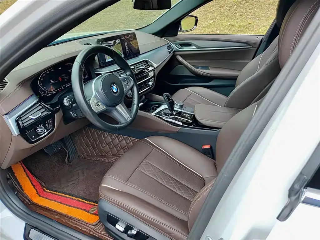 BMW 5 Series — фото 10