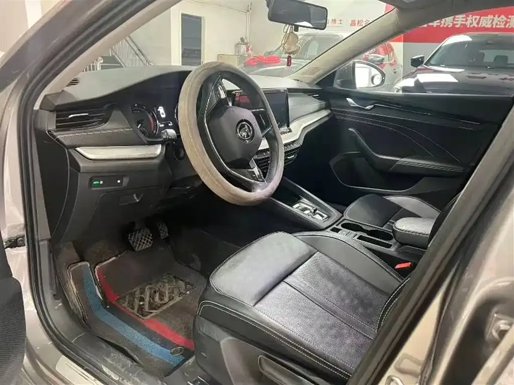 Skoda Octavia — фото 7