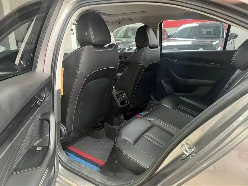 Skoda Octavia — фото 4
