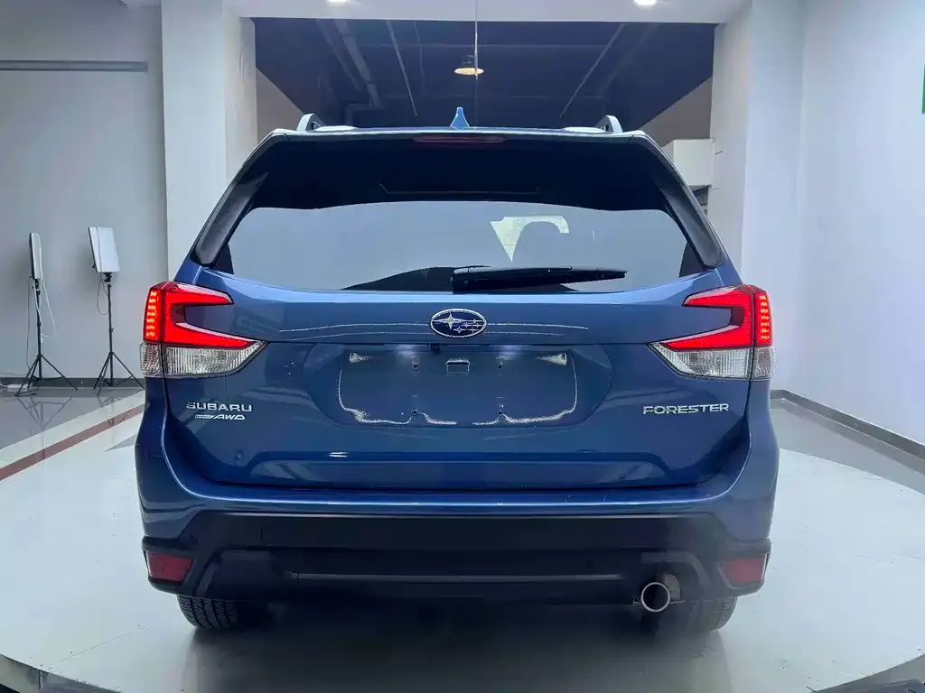 Subaru Forester — фото 5