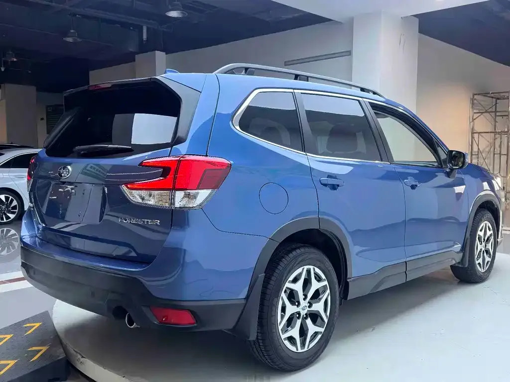 Subaru Forester — фото 4