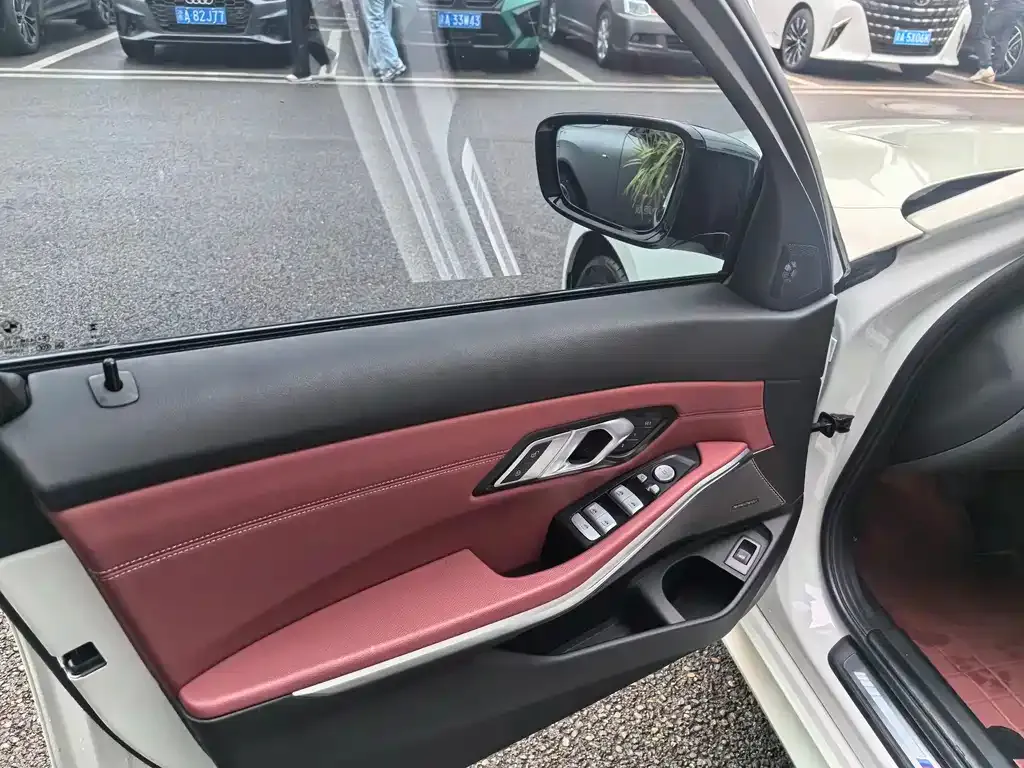 BMW 3 Series 2024 из CN, фото 6