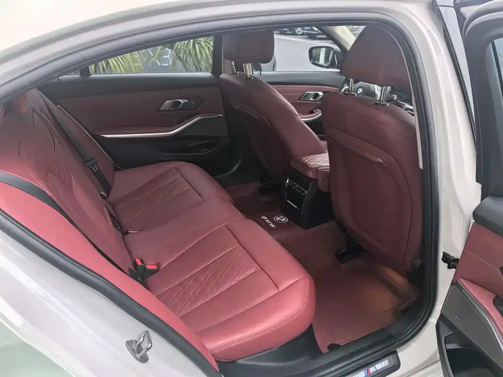 BMW 3 Series 2024 из CN, фото 4