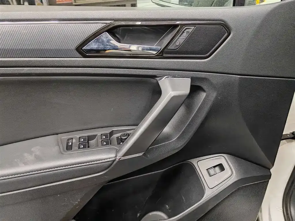 Volkswagen Tiguan L 2021 из CN, фото 9