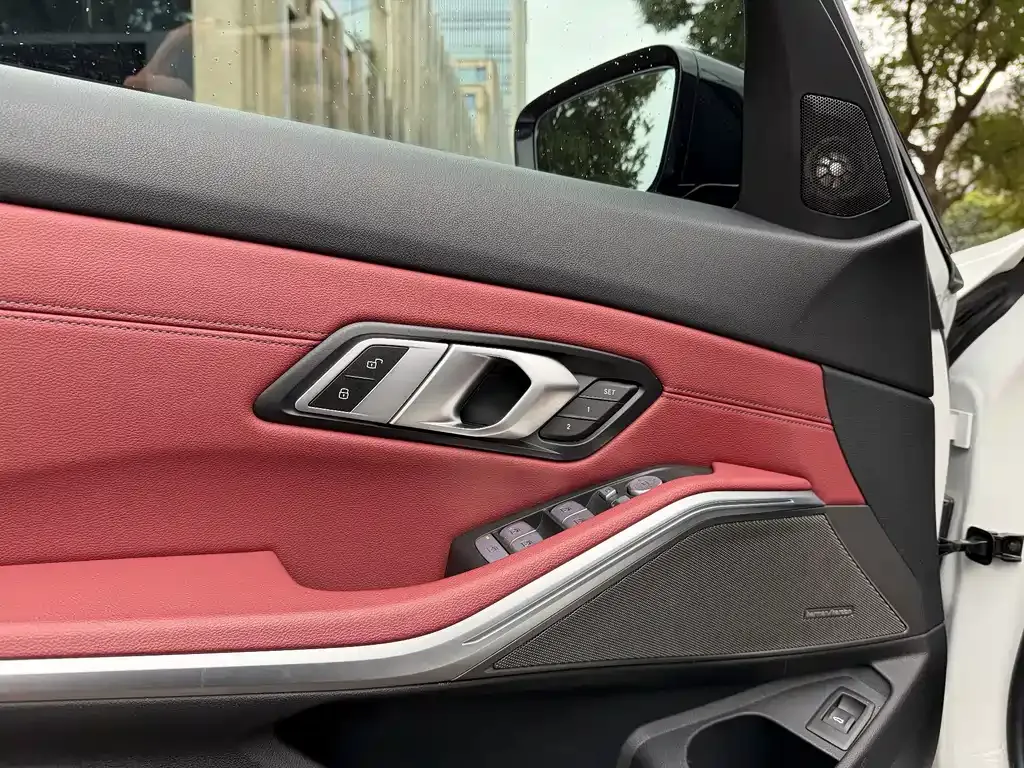 BMW 3 Series 2023 из CN, фото 7