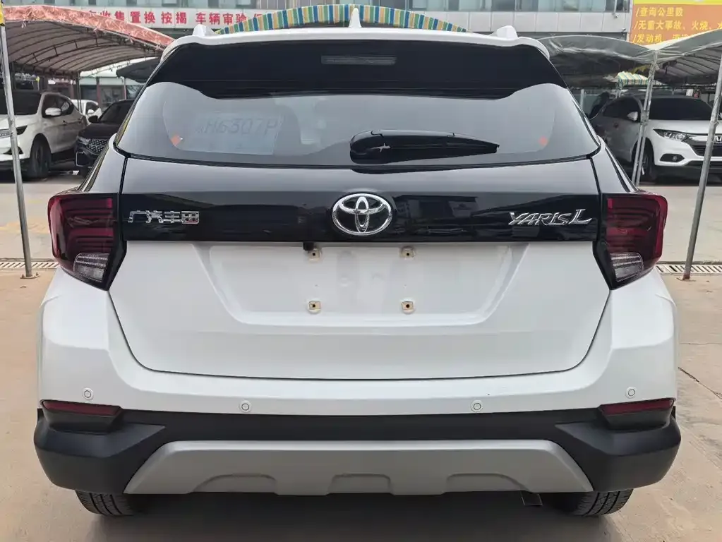 Toyota Yaris L — фото 4