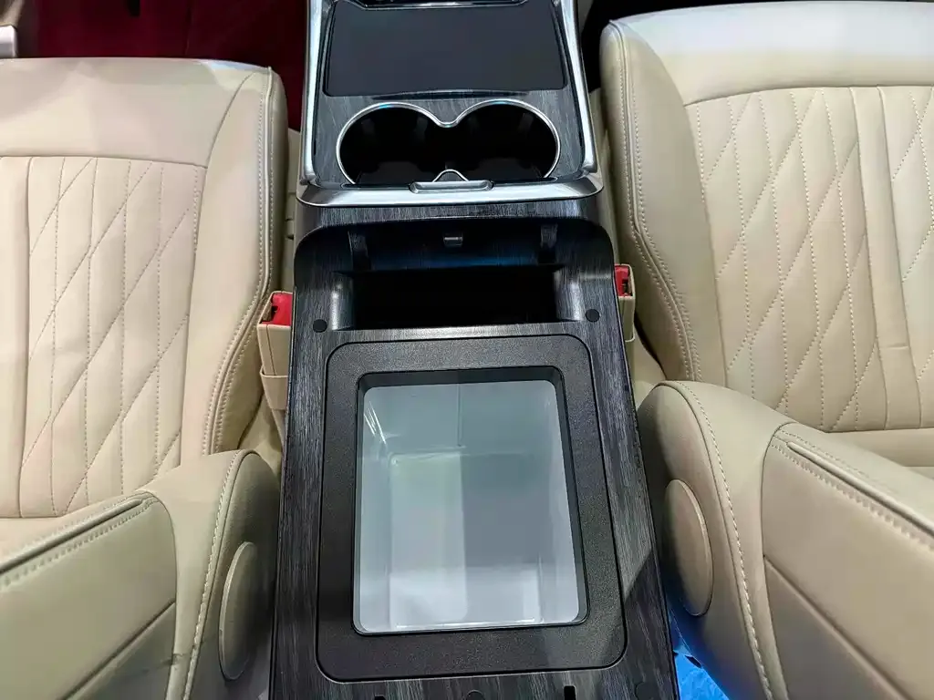 Buick GL8 2023 из CN, фото 3