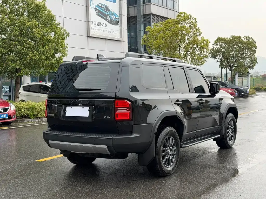 Toyota Prado — фото 10