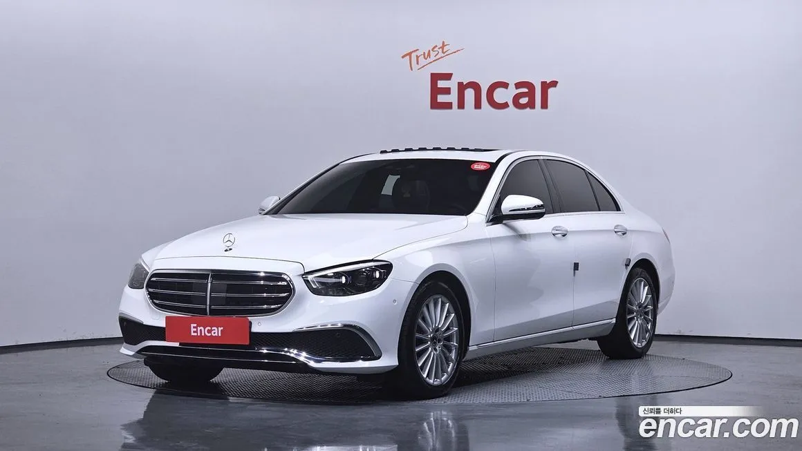 Mercedes-Benz E-Class — фото 1