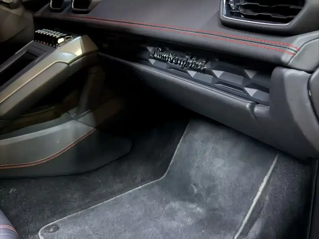 Lamborghini Huracan 2023 из CN, фото 3