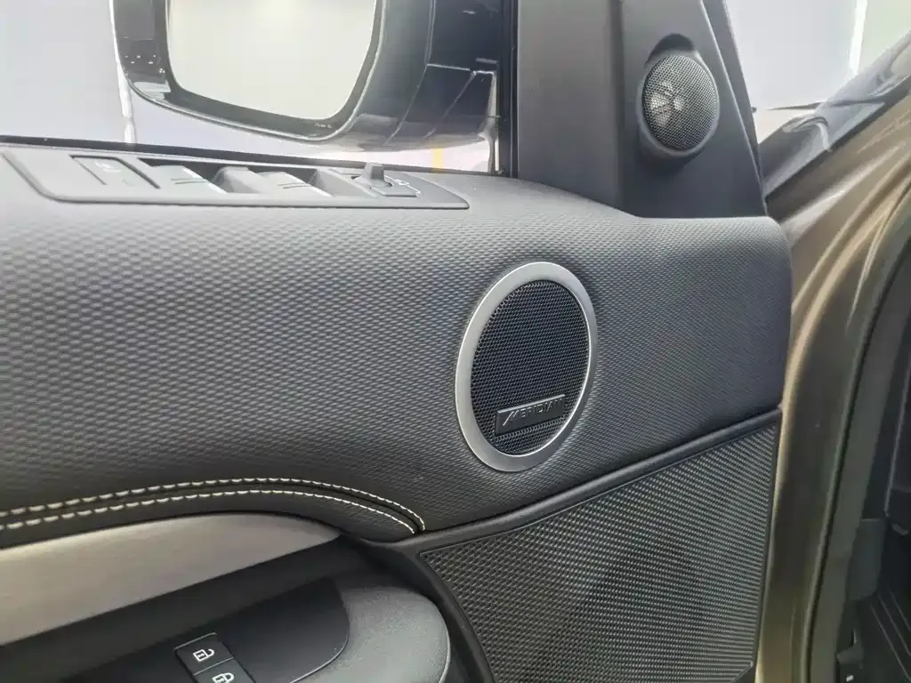 Land Rover Discovery 2022 из CN, фото 4