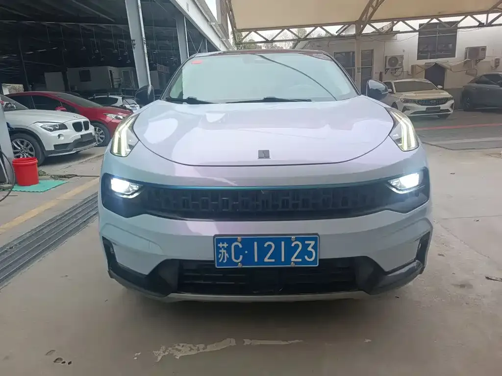 Lynk & Co 05