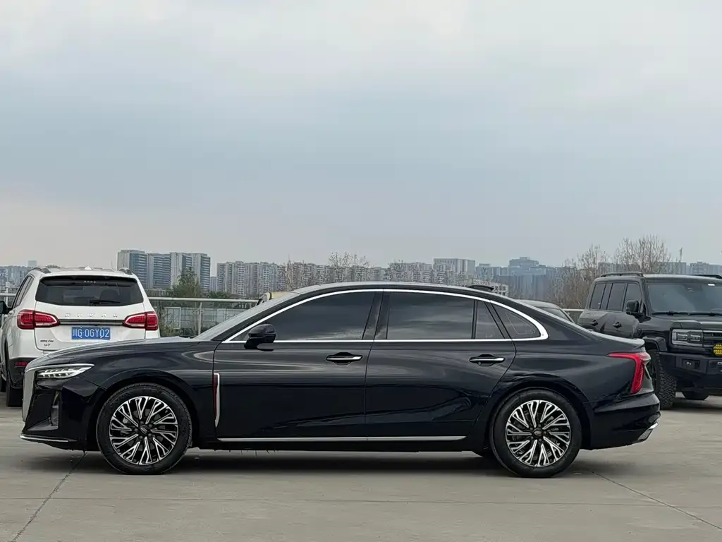 Hongqi H5 — фото 4