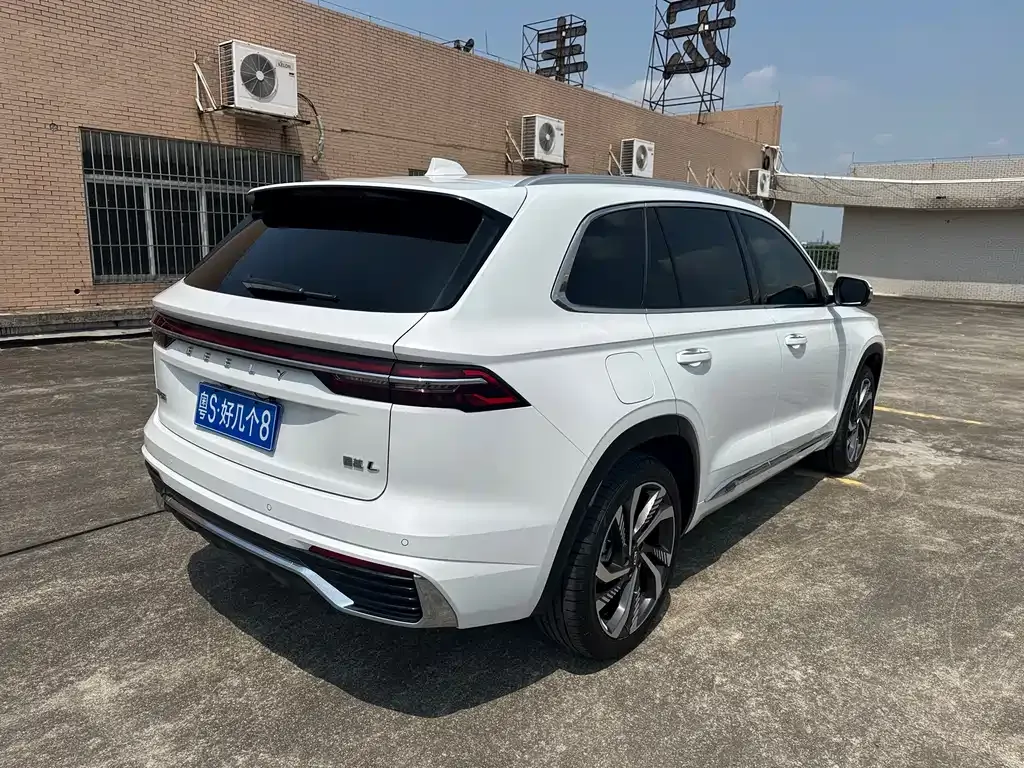 Geely Xingyue L — фото 9