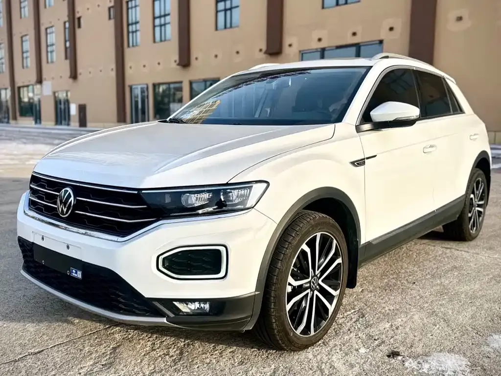 Volkswagen T-Roc — фото 1