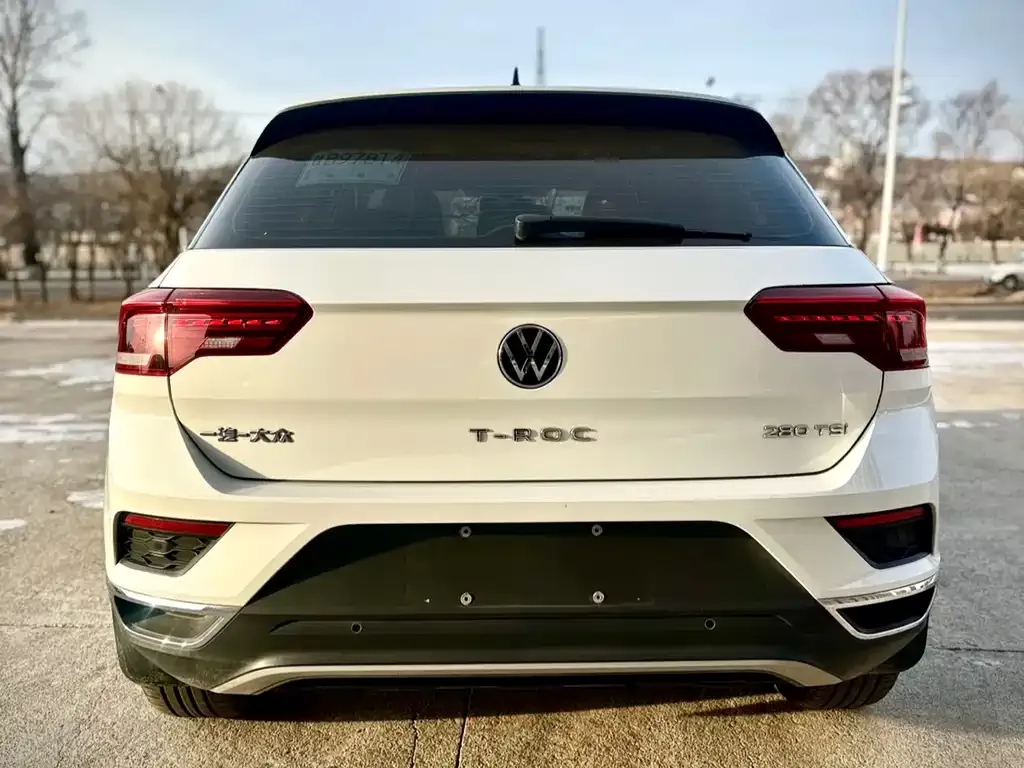 Volkswagen T-Roc — фото 9