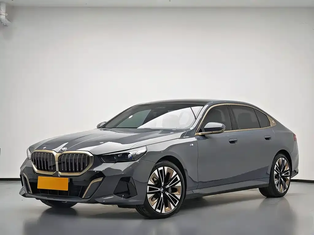 BMW 5 Series — фото 1