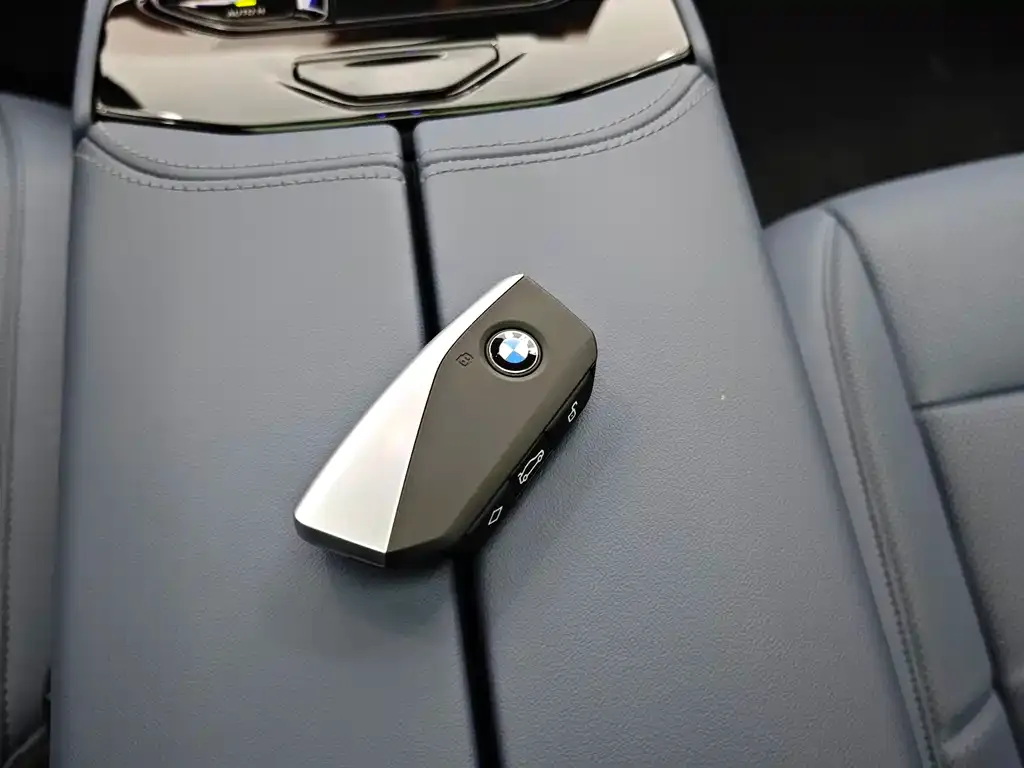 BMW 5 Series — фото 2
