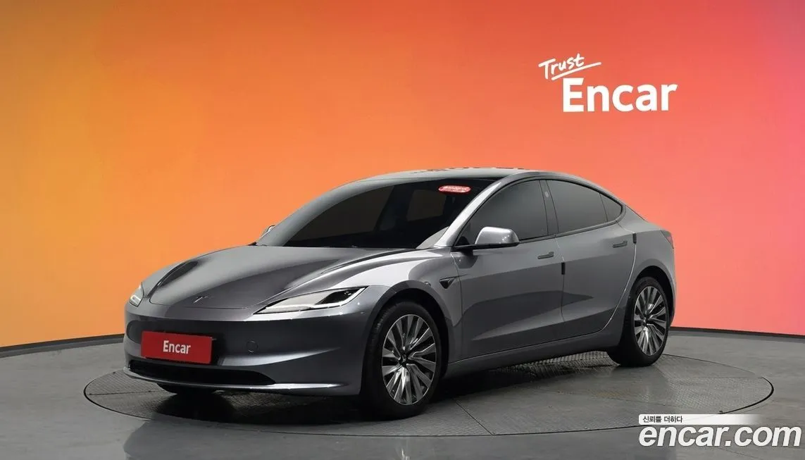 Tesla Model 3 — фото 1