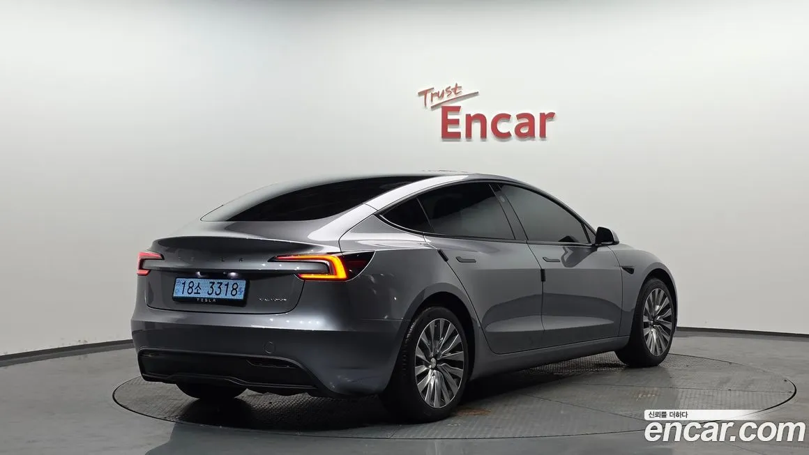 Tesla Model 3 — фото 2