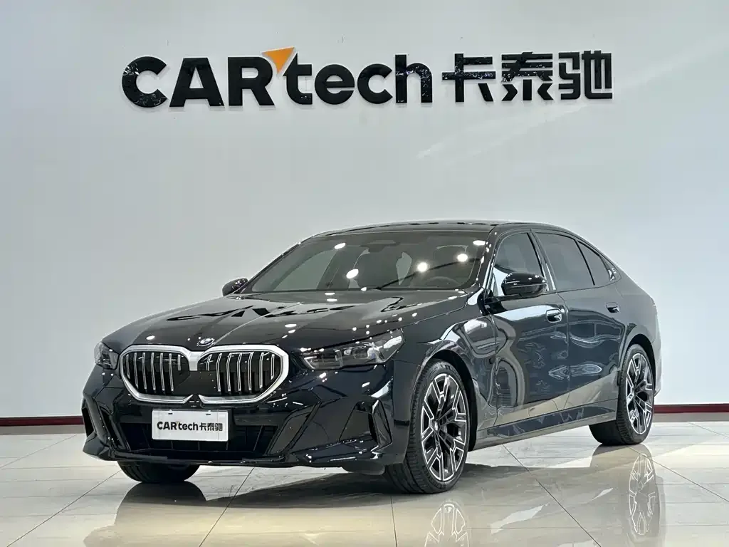 BMW 5 Series 2025 из CN, фото 1