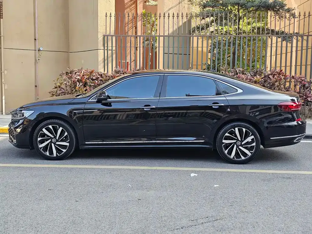 Volkswagen Passat 2022 из CN, фото 10