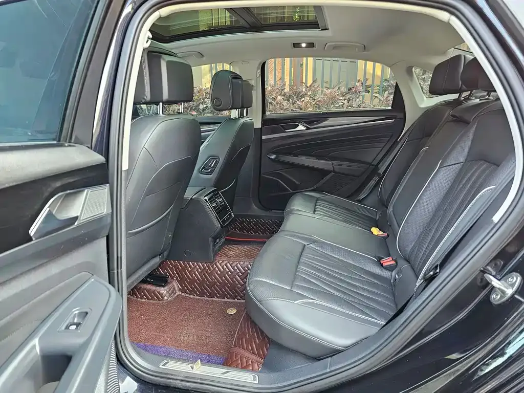 Volkswagen Passat 2022 из CN, фото 2