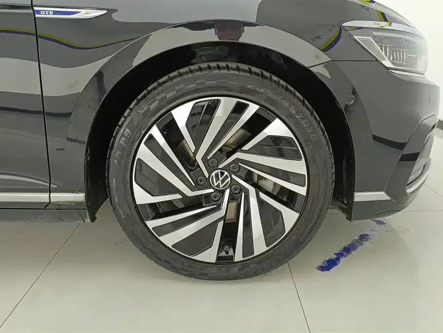 Volkswagen Magotan GTE PHEV 2021 из CN, фото 7