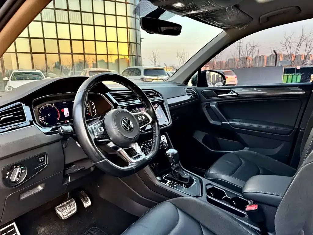 Volkswagen Tiguan L 2021 из CN, фото 3