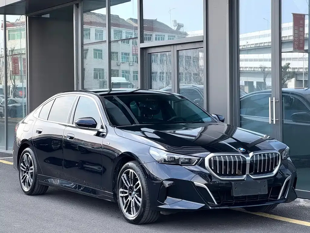 BMW 5 Series — фото 4