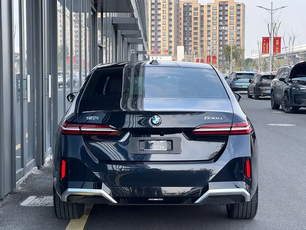 BMW 5 Series — фото 10
