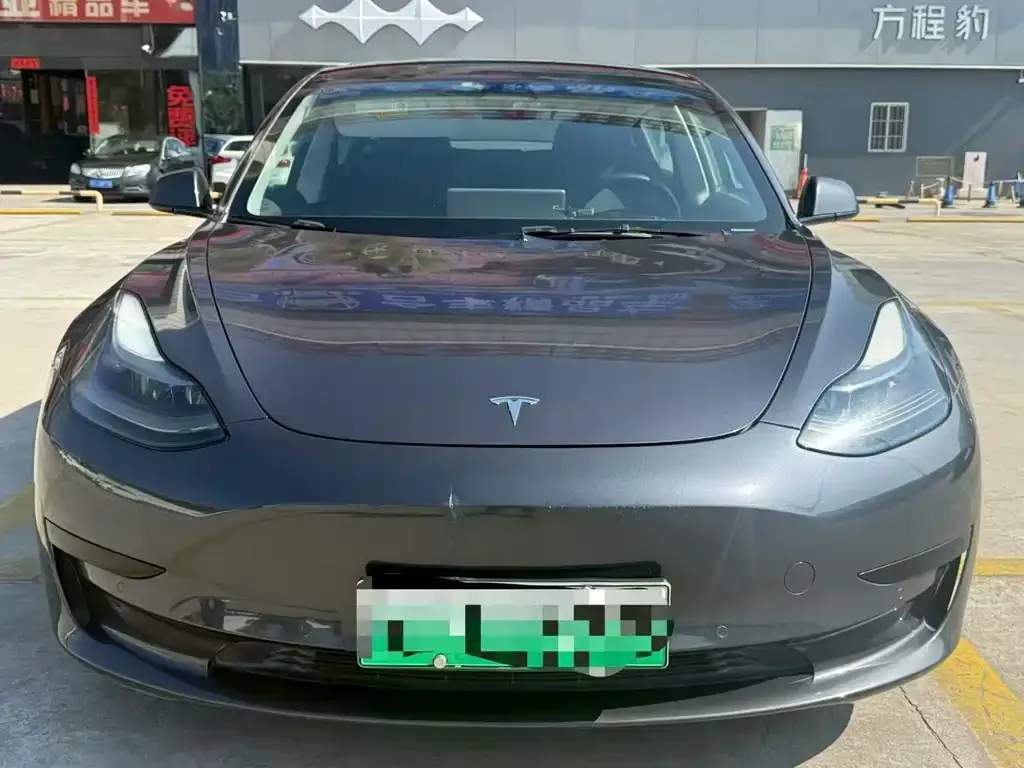 Tesla Model 3 — фото 5