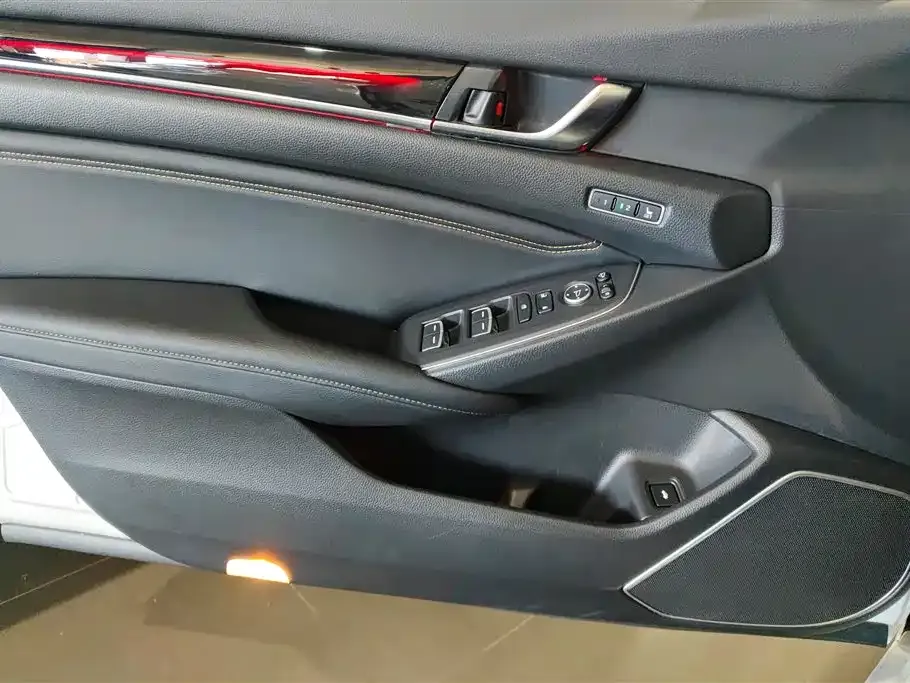 Honda Accord — фото 4